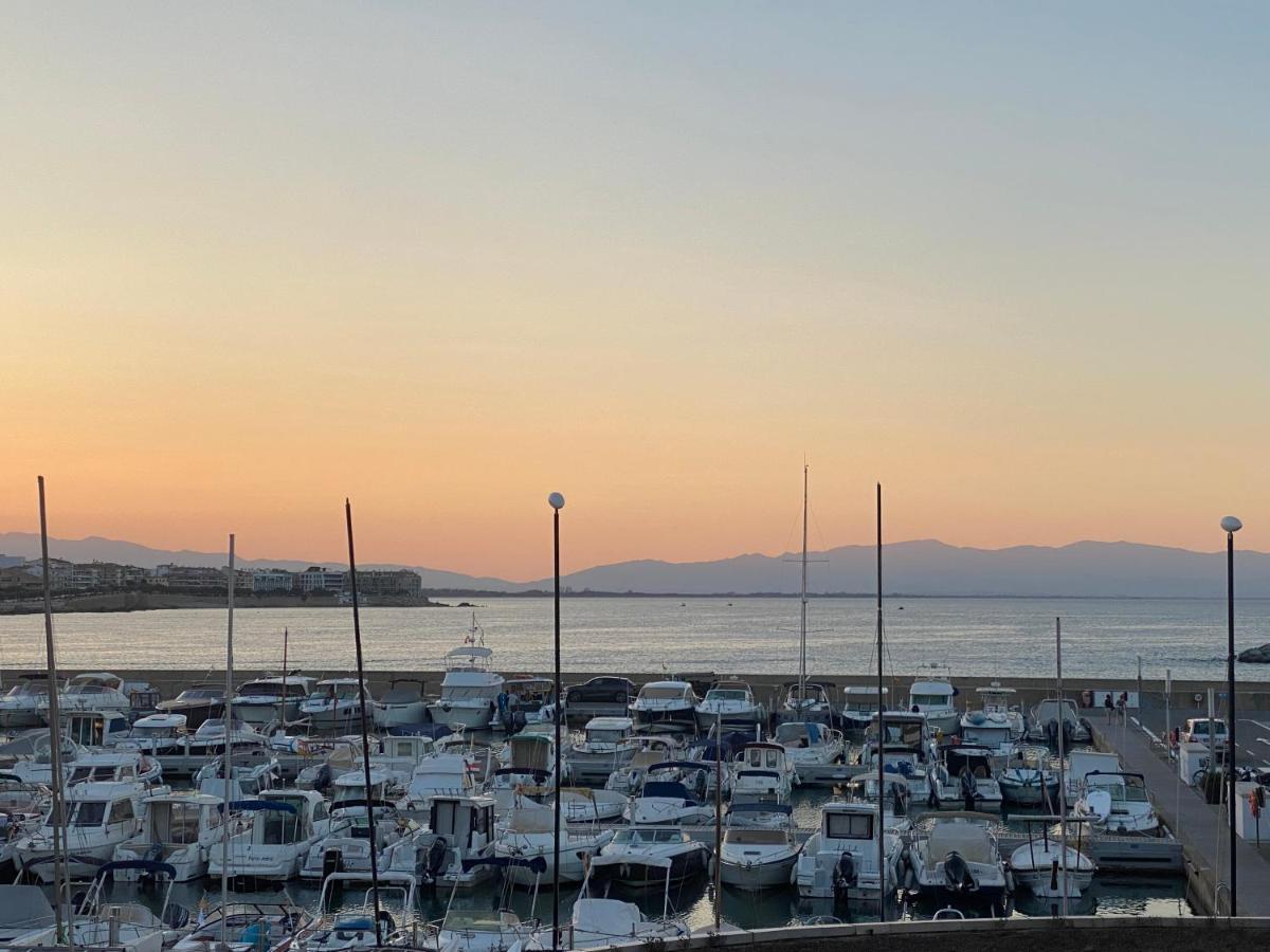 Precioso Apartamento En Primera Linea De Mar L' Escala Zewnętrze zdjęcie